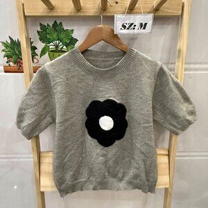 Gray Knit Short Sleeve Top Black Flower Patch Detail 🌸